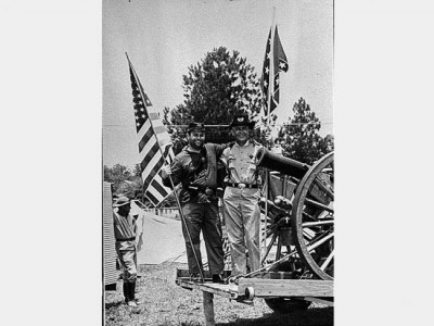 Grandsons of Union and Confederate Civil War veterans are pictured in 1965 at the "Blue & Gray Days" event in Fitzgerald during the Civil War Centennial. Photo: Georgia Archives, Vanishing Georgia Collection 