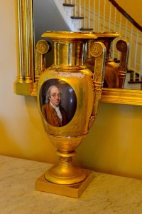 Benjamin Franklin vase. Photo by Christopher Oquendo