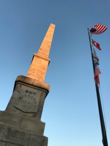 Oakland Confederate obelisk, flags