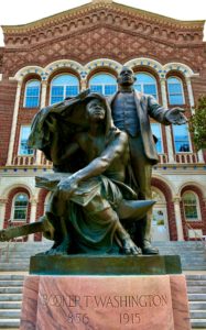 statue Booker T. Washington Atlanta high school